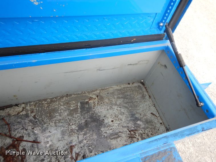 image for item DH5113 2011 International 7300SFA  bucket truck