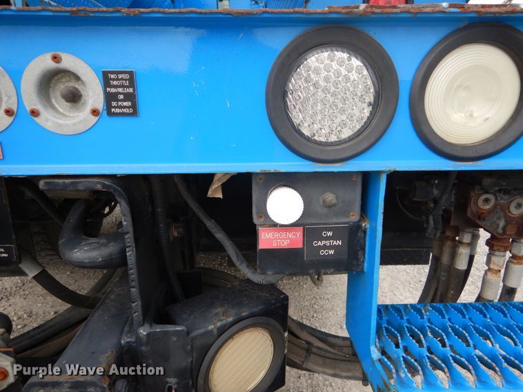 image for item DH5113 2011 International 7300SFA  bucket truck