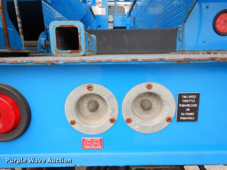 image for item DH5113 2011 International 7300SFA  bucket truck