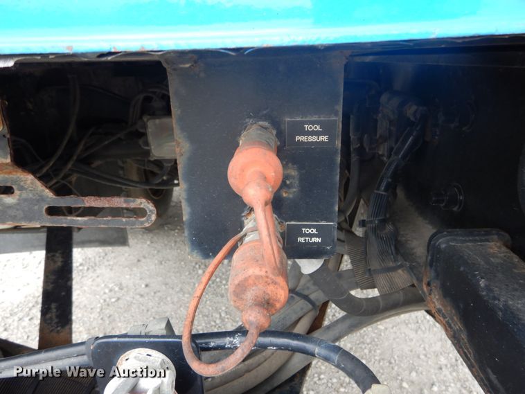 image for item DH5113 2011 International 7300SFA  bucket truck