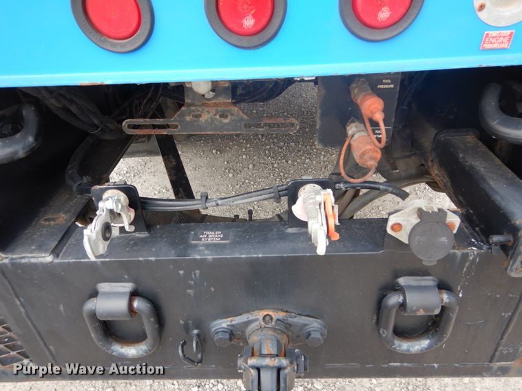 image for item DH5113 2011 International 7300SFA  bucket truck