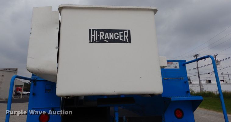 image for item DH5113 2011 International 7300SFA  bucket truck