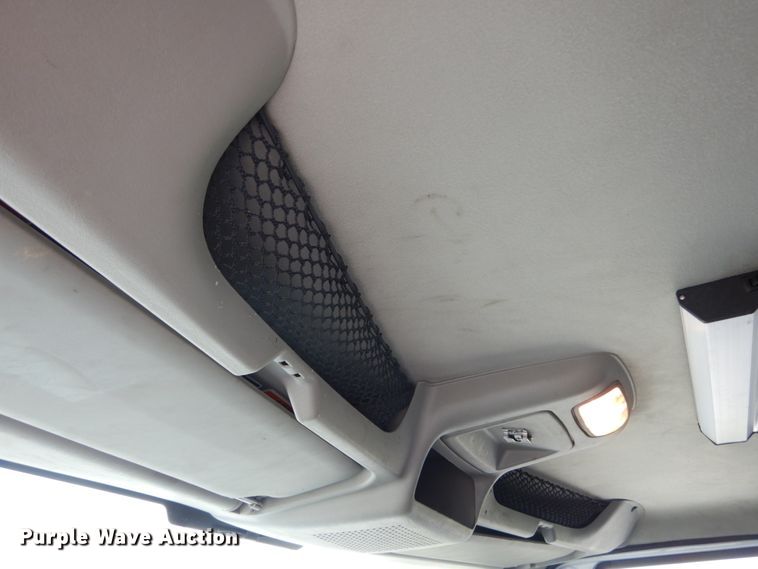 image for item DH5113 2011 International 7300SFA  bucket truck