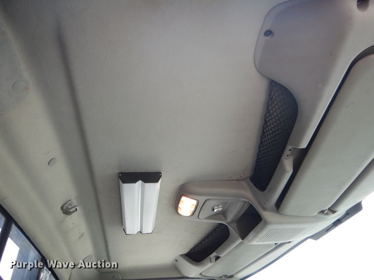 image for item DH5113 2011 International 7300SFA  bucket truck