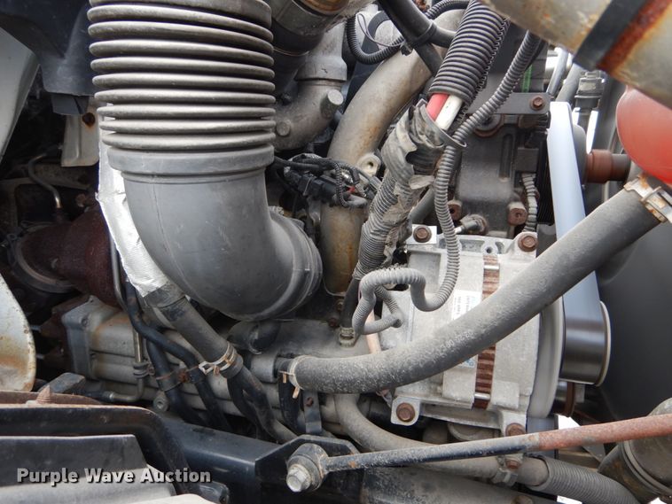 image for item DH5113 2011 International 7300SFA  bucket truck