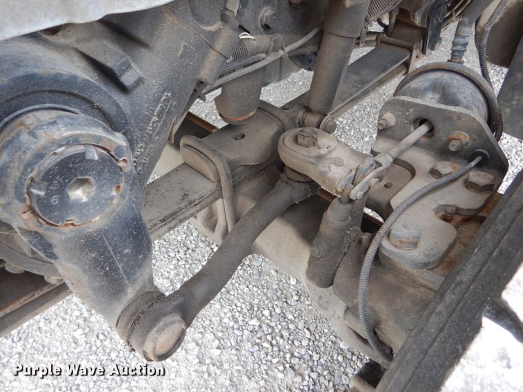 image for item DH5113 2011 International 7300SFA  bucket truck