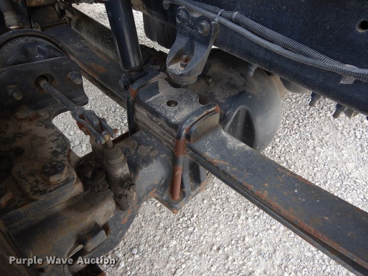 image for item DH5113 2011 International 7300SFA  bucket truck