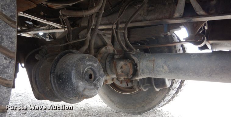 image for item DH5113 2011 International 7300SFA  bucket truck