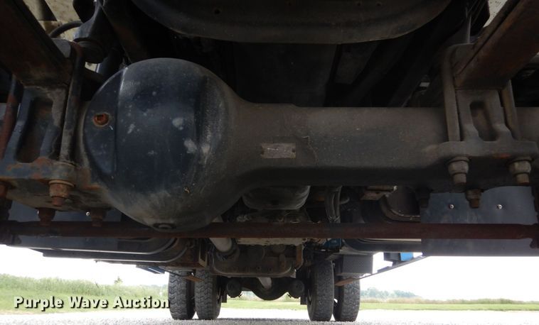 image for item DH5113 2011 International 7300SFA  bucket truck