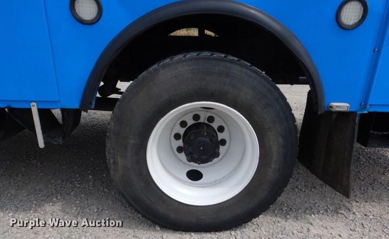 image for item DH5113 2011 International 7300SFA  bucket truck