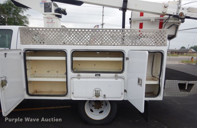 image for item DH5114 2014 Ford F450 Super Duty XL  bucket truck