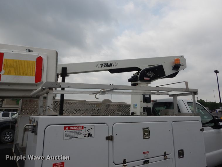 image for item DH5114 2014 Ford F450 Super Duty XL  bucket truck