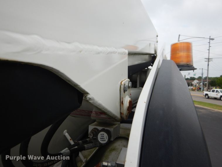 image for item DH5114 2014 Ford F450 Super Duty XL  bucket truck