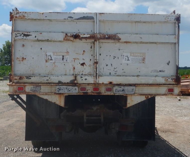 image for item DH5118 1991 Chevrolet Tiltmaster  dump truck