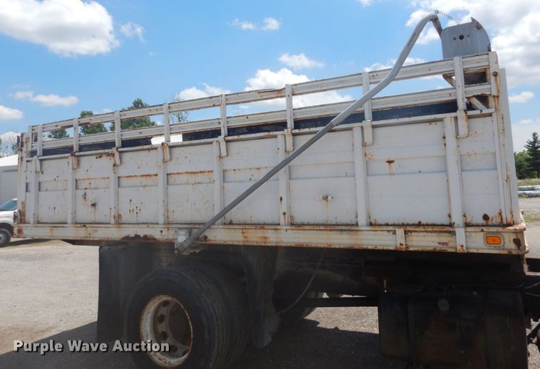 image for item DH5118 1991 Chevrolet Tiltmaster  dump truck