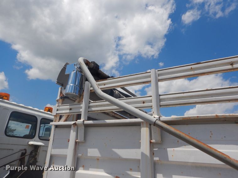 image for item DH5118 1991 Chevrolet Tiltmaster  dump truck