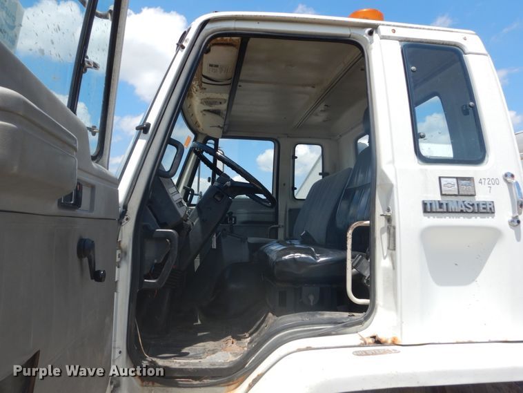 image for item DH5118 1991 Chevrolet Tiltmaster  dump truck
