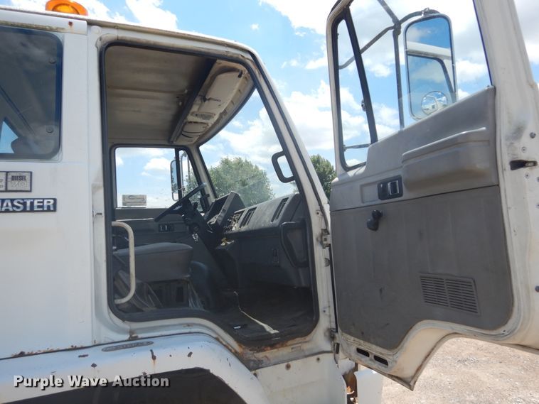 image for item DH5118 1991 Chevrolet Tiltmaster  dump truck