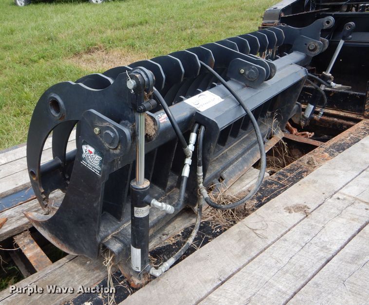 image for item DH6039 RSE 85"W skid steer grapple bucket