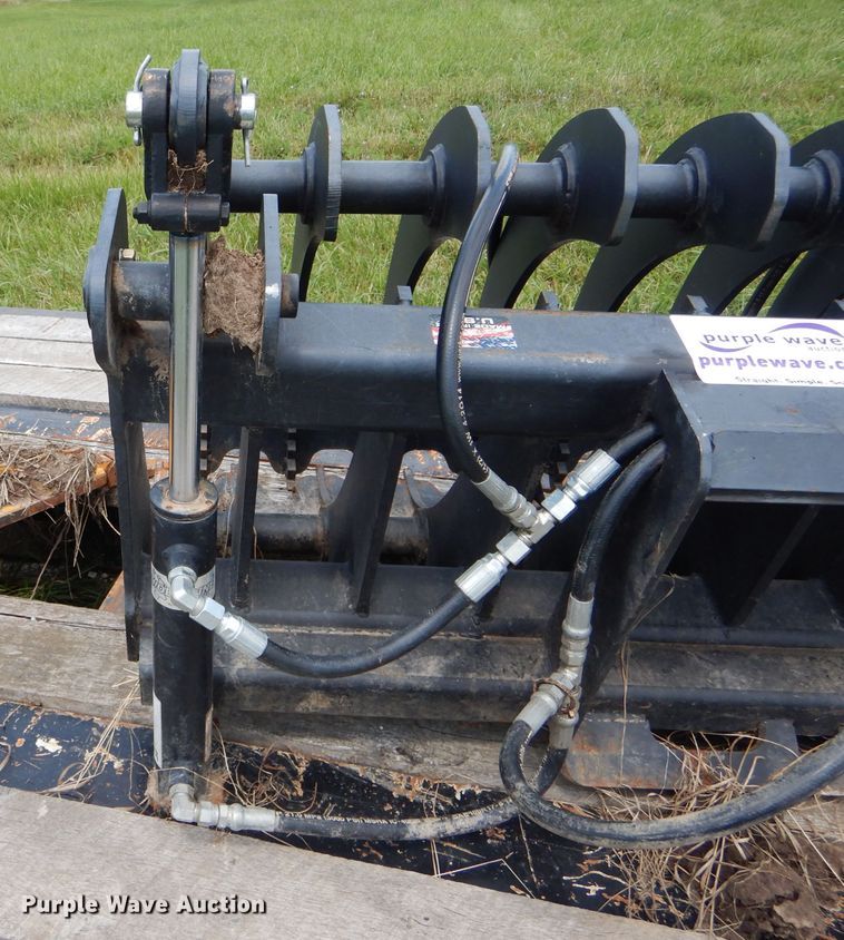 image for item DH6039 RSE 85"W skid steer grapple bucket