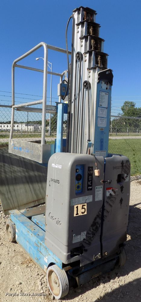 image for item DO9302 2007 Genie GR20  vertical lift