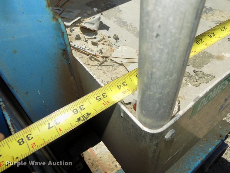 image for item DO9302 2007 Genie GR20  vertical lift