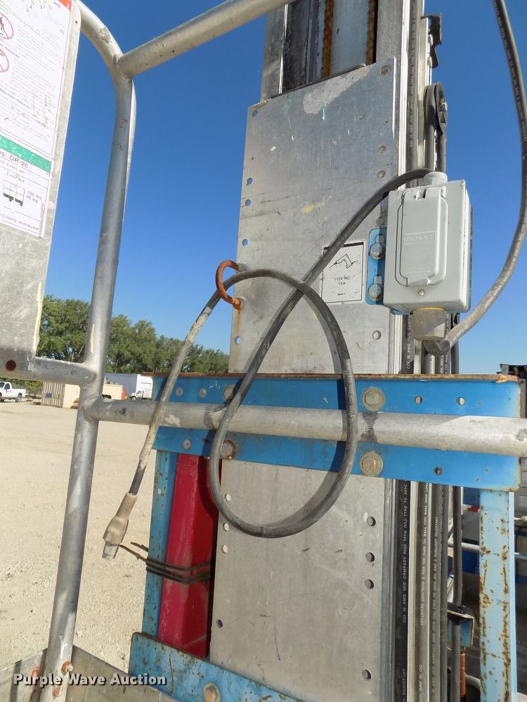 image for item DO9302 2007 Genie GR20  vertical lift