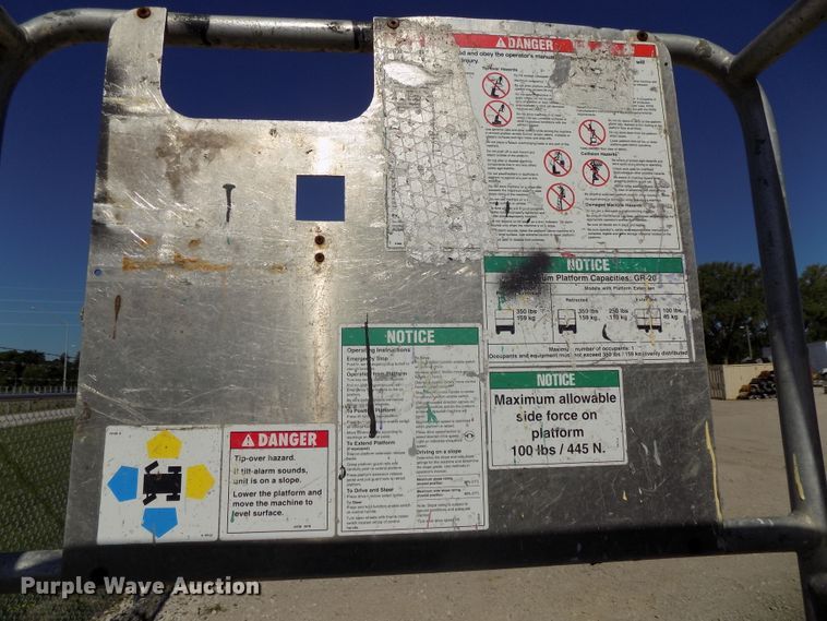 image for item DO9302 2007 Genie GR20  vertical lift