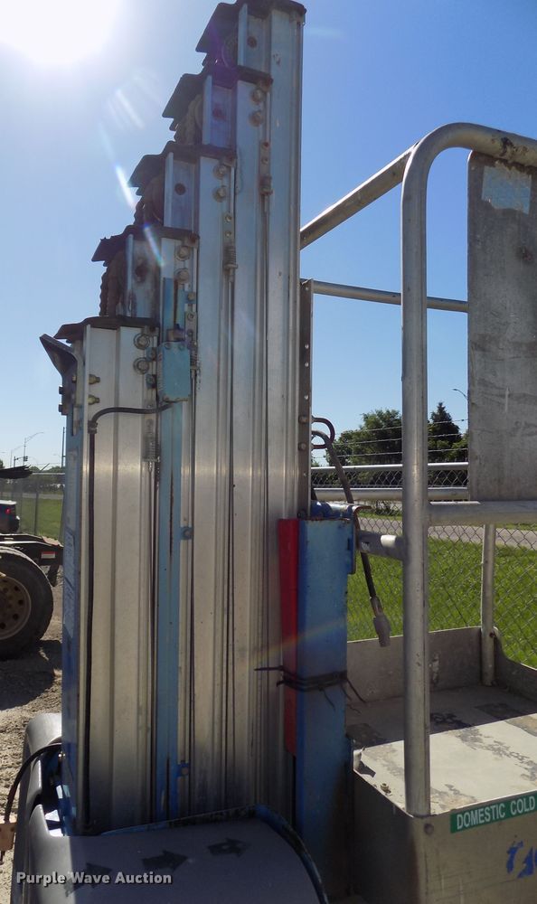 image for item DO9302 2007 Genie GR20  vertical lift