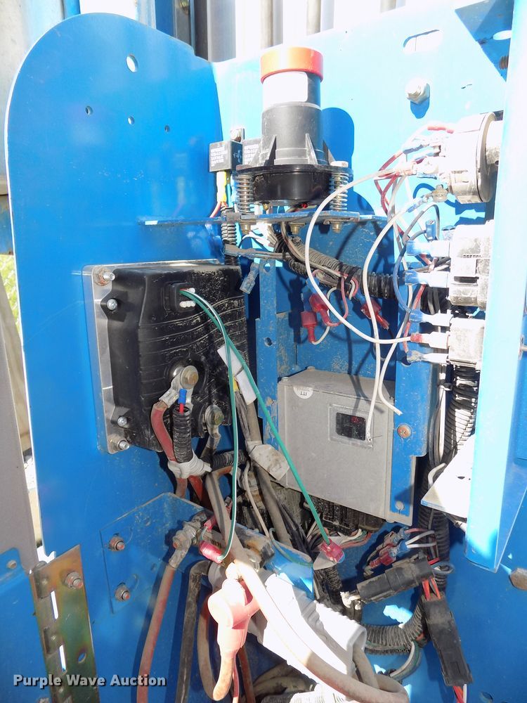 image for item DO9302 2007 Genie GR20  vertical lift