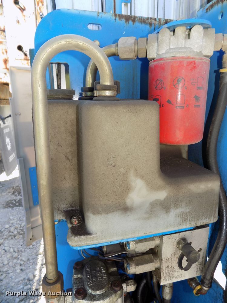 image for item DO9302 2007 Genie GR20  vertical lift