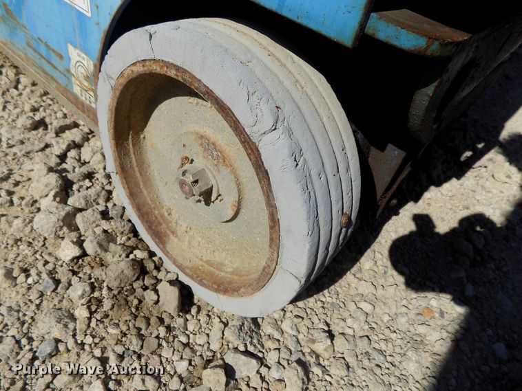 image for item DO9302 2007 Genie GR20  vertical lift