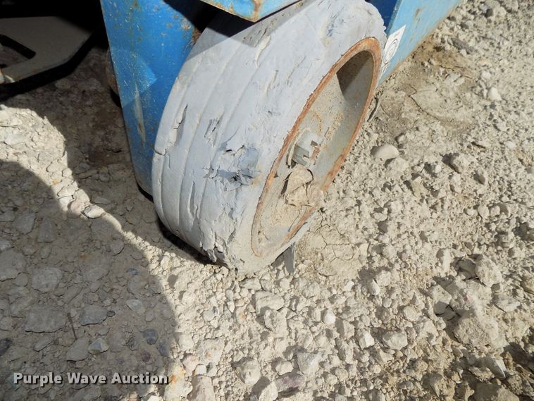 image for item DO9302 2007 Genie GR20  vertical lift