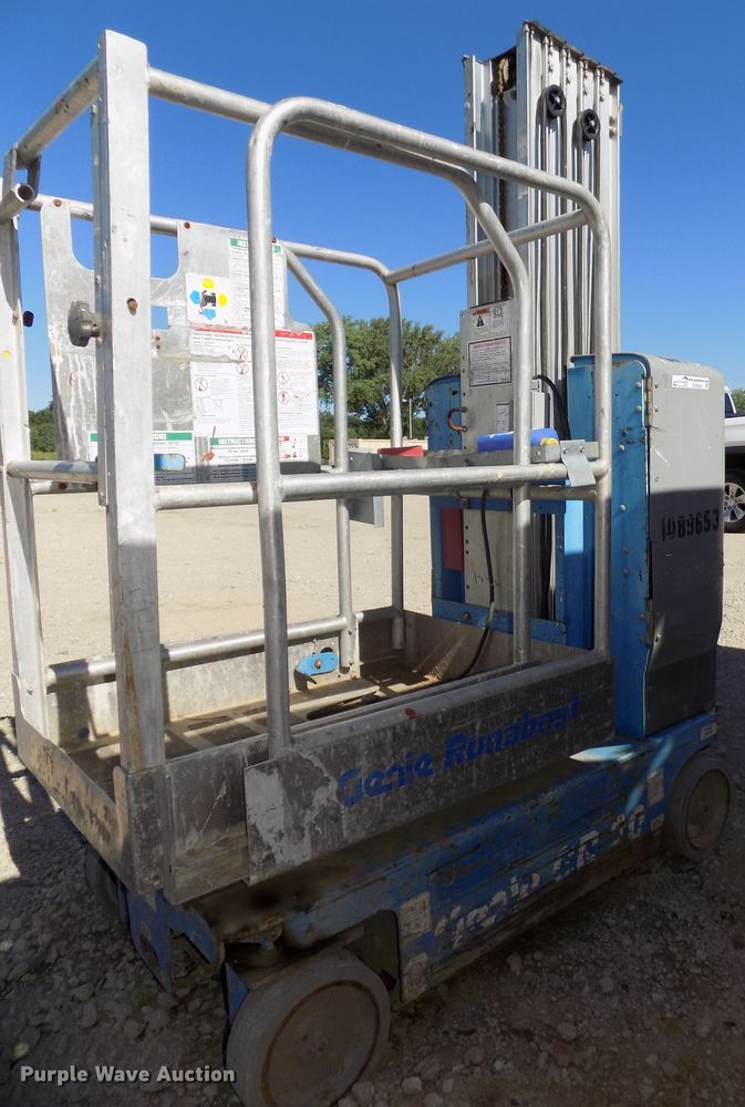 image for item DO9303 2009 Genie GR20 vertical lift