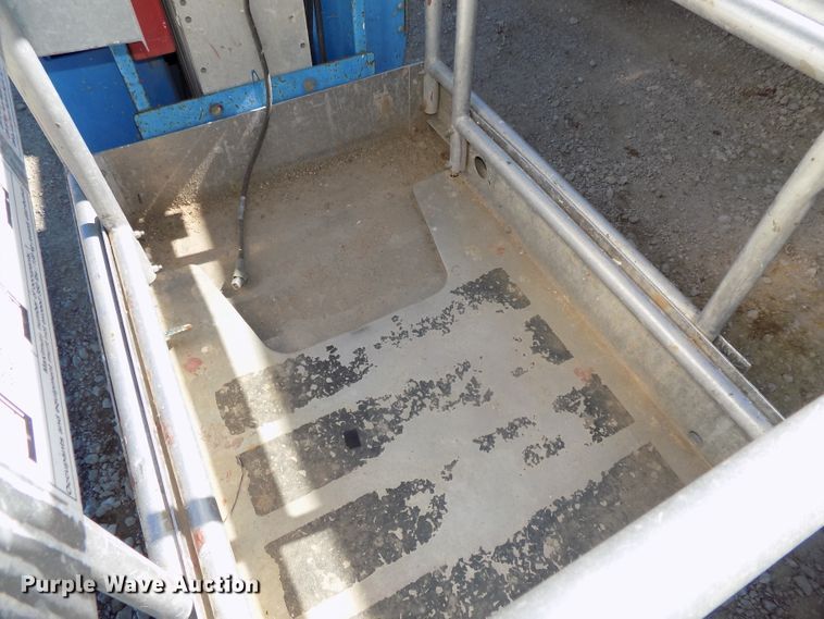 image for item DO9303 2009 Genie GR20 vertical lift