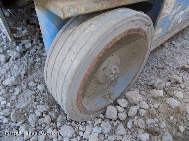 image for item DO9303 2009 Genie GR20 vertical lift