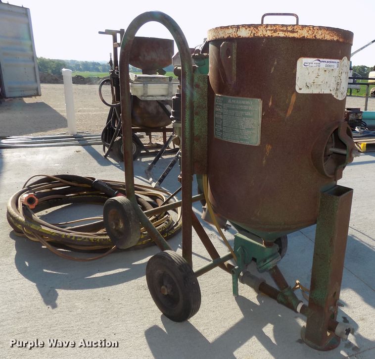 image for item DO9313 1994 Clemco 2020 sand blaster