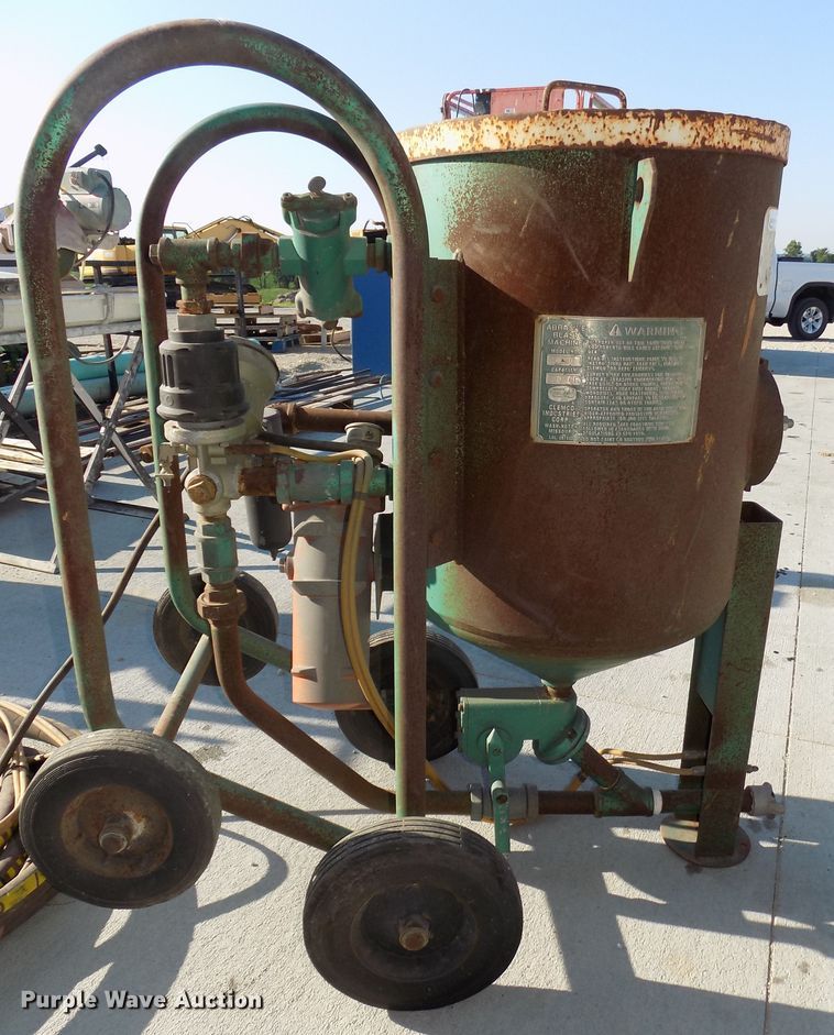 image for item DO9313 1994 Clemco 2020 sand blaster