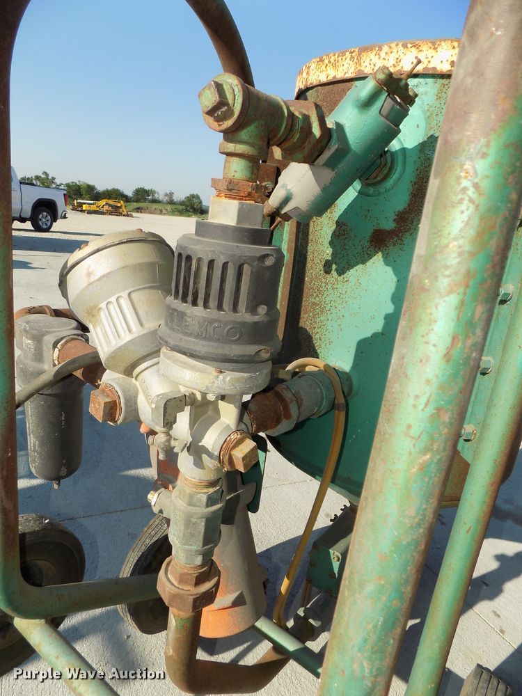 image for item DO9313 1994 Clemco 2020 sand blaster