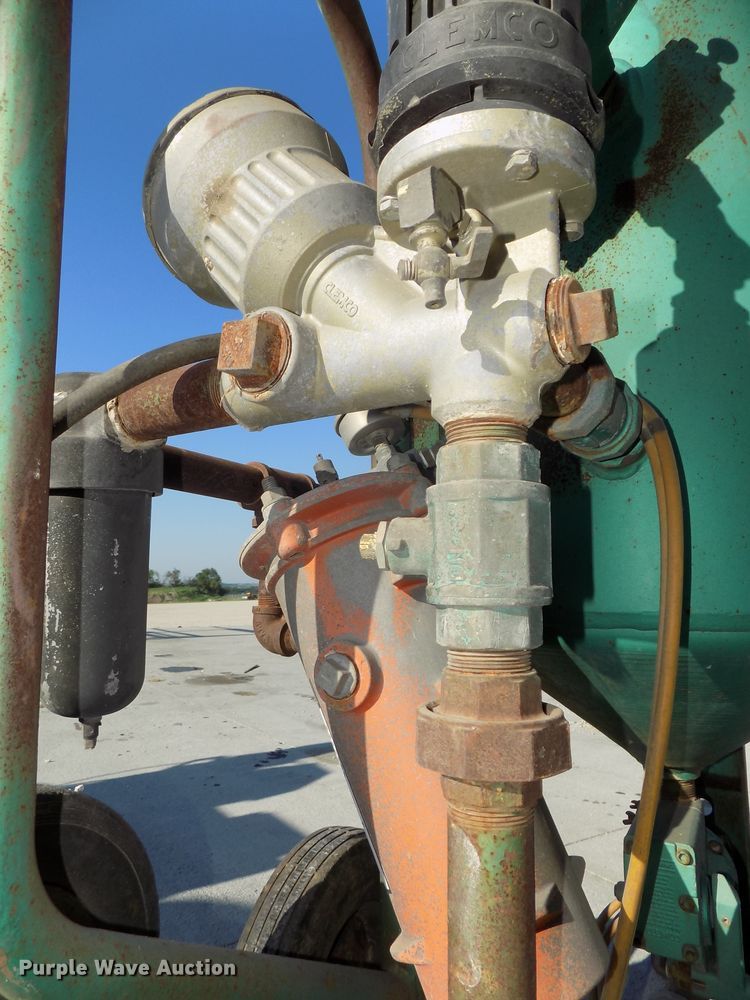 image for item DO9313 1994 Clemco 2020 sand blaster