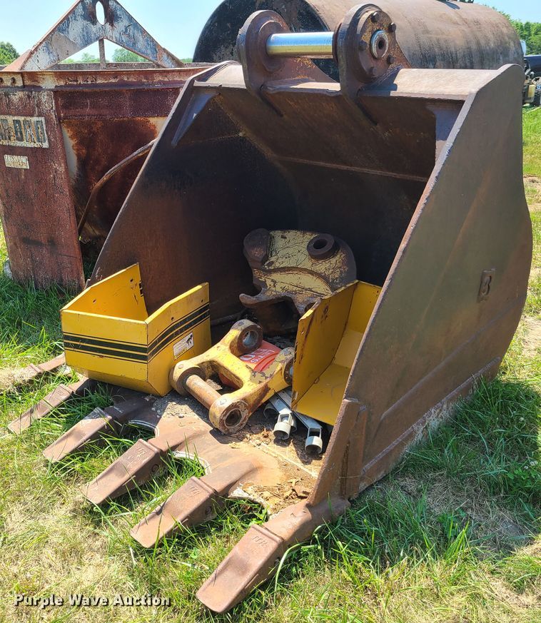 image for item EL9840 68"W excavator bucket