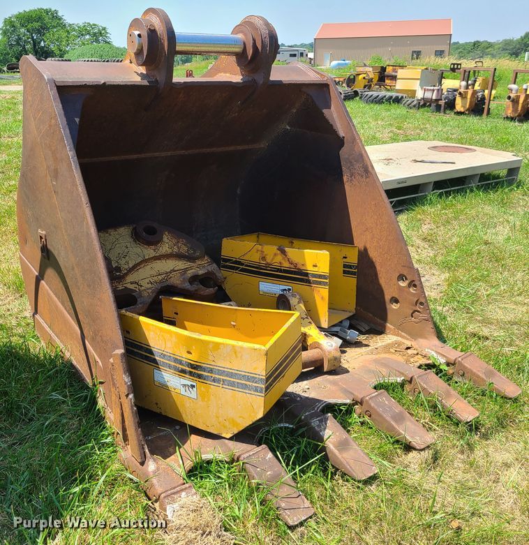 image for item EL9840 68"W excavator bucket