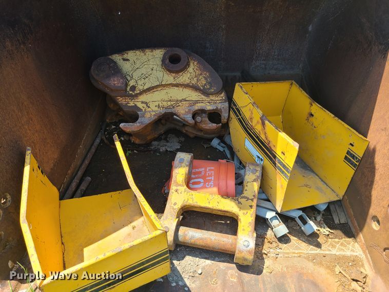 image for item EL9840 68"W excavator bucket