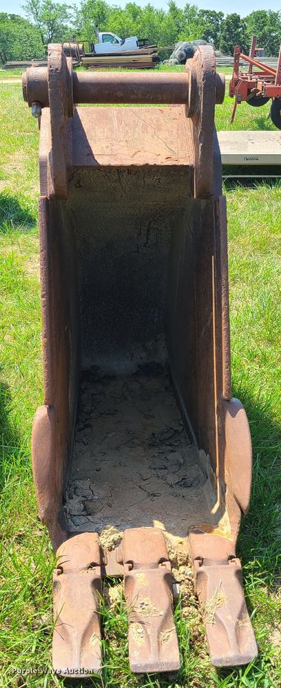 image for item EL9844 CP 24"W excavator bucket