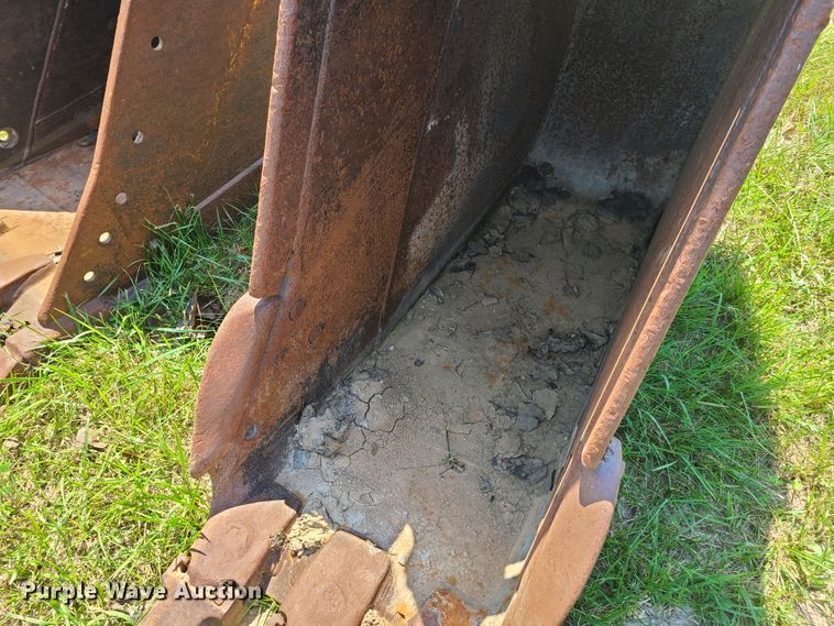 image for item EL9844 CP 24"W excavator bucket