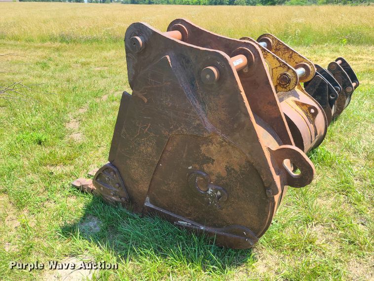 image for item EL9844 CP 24"W excavator bucket