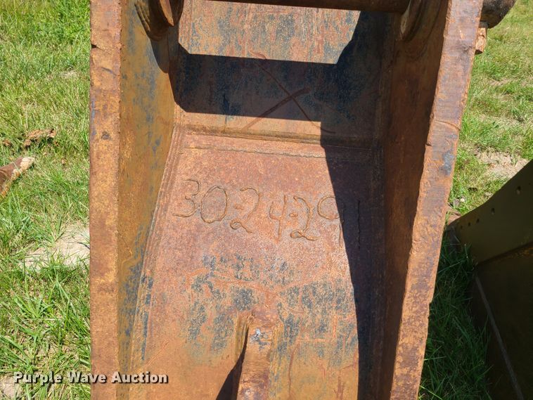 image for item EL9844 CP 24"W excavator bucket