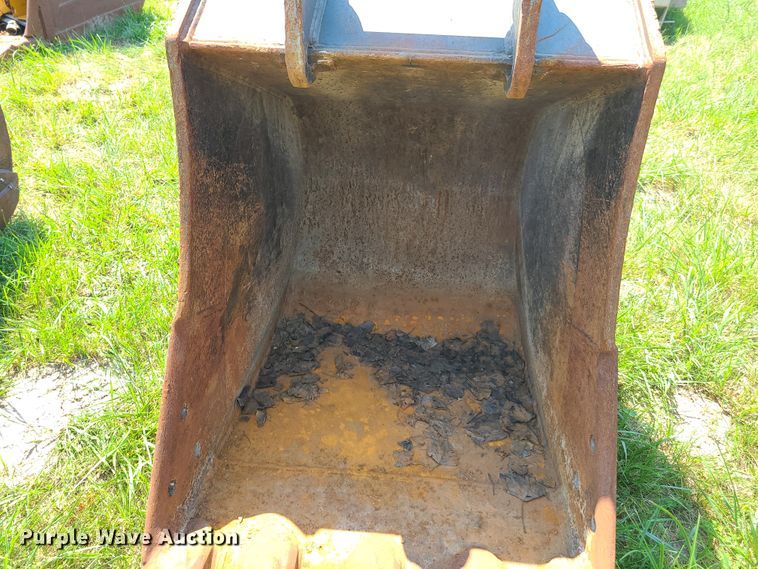 image for item EL9845 TAG 36"W excavator bucket