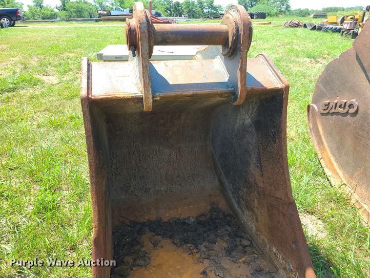 image for item EL9845 TAG 36"W excavator bucket