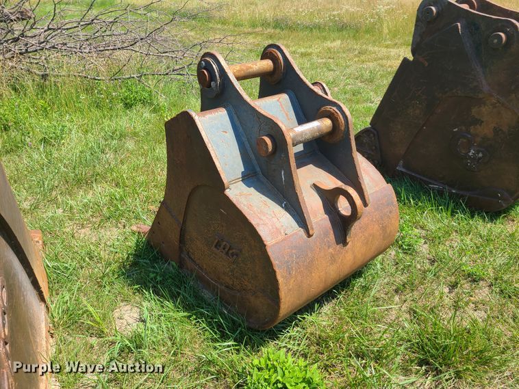 image for item EL9845 TAG 36"W excavator bucket